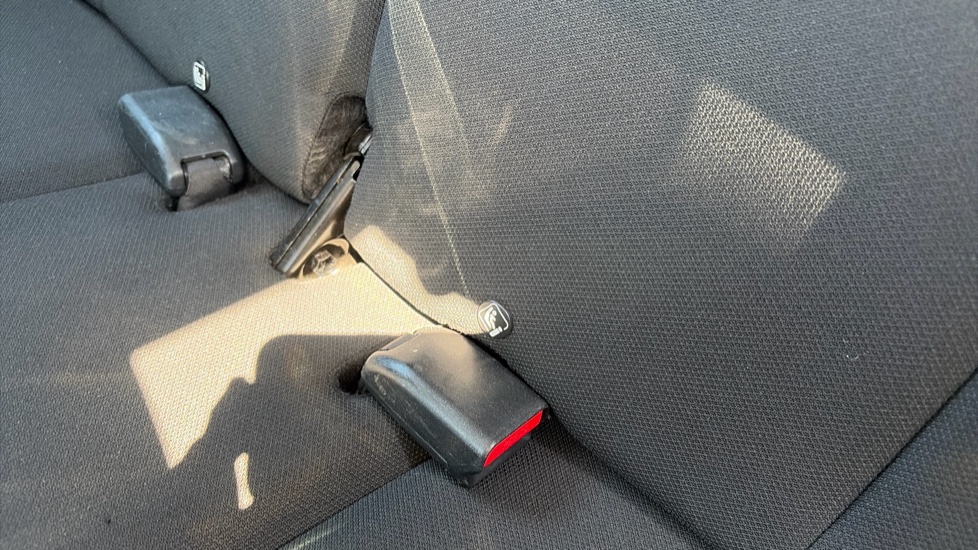 Peugeot 108 1.0 72 Active 5dr Petrol Hatchback - Image 17