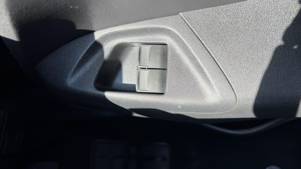 Peugeot 108 1.0 72 Active 5dr Petrol Hatchback - Image 26