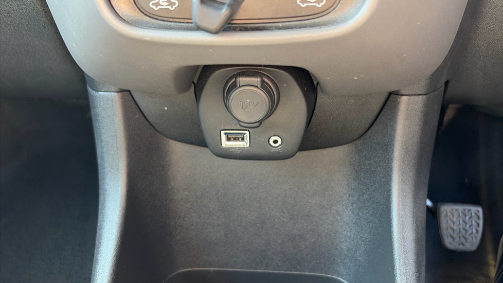 Peugeot 108 1.0 72 Active 5dr Petrol Hatchback - Image 28