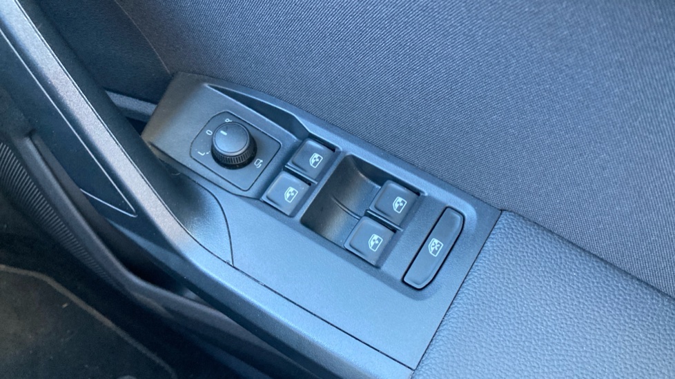 SEAT Arona 1.0 TSI 110 FR 5dr Petrol Hatchback - Image 30