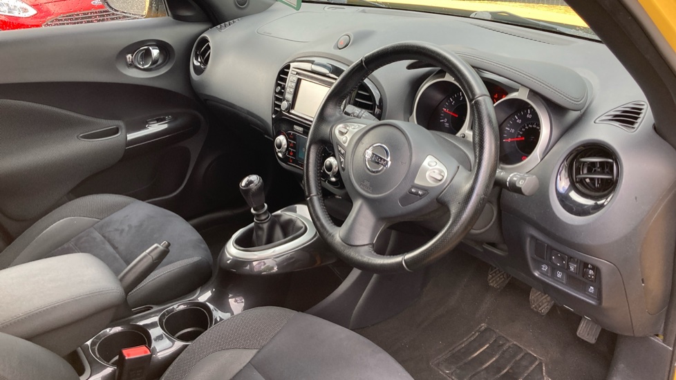 Nissan Juke 1.2 DiG-T N-Connecta 5dr Petrol Hatchback - Image 11