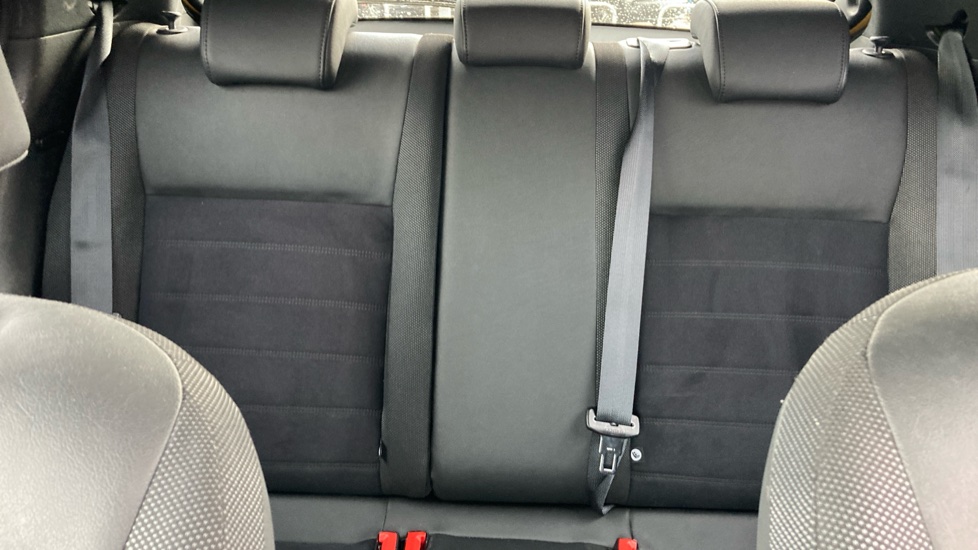 Nissan Juke 1.2 DiG-T N-Connecta 5dr Petrol Hatchback - Image 15