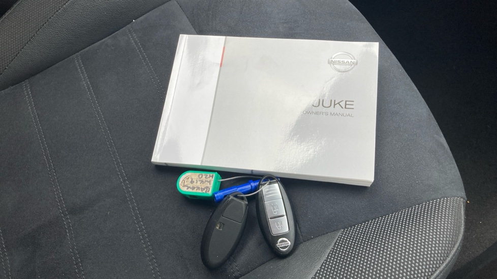 Nissan Juke 1.2 DiG-T N-Connecta 5dr Petrol Hatchback - Image 19