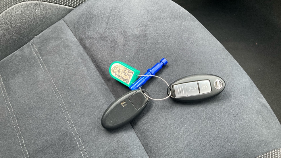 Nissan Juke 1.2 DiG-T N-Connecta 5dr Petrol Hatchback - Image 20