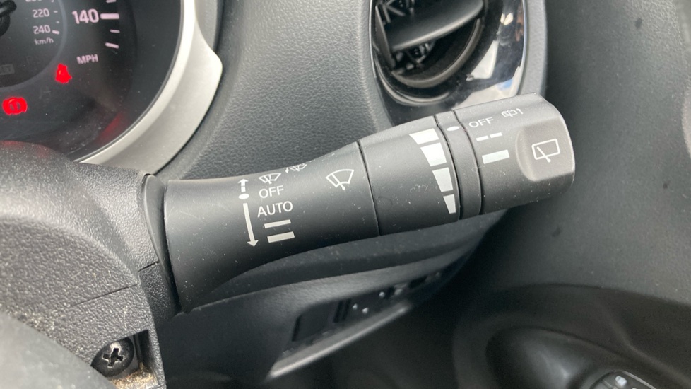 Nissan Juke 1.2 DiG-T N-Connecta 5dr Petrol Hatchback - Image 23