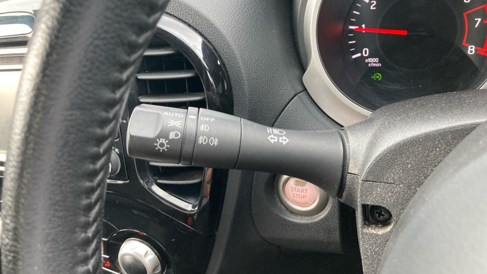Nissan Juke 1.2 DiG-T N-Connecta 5dr Petrol Hatchback - Image 24