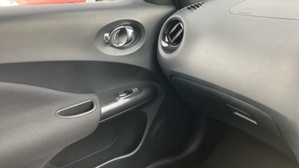 Nissan Juke 1.2 DiG-T N-Connecta 5dr Petrol Hatchback - Image 33