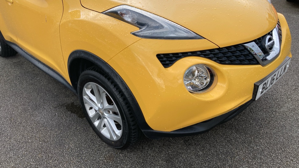 Nissan Juke 1.2 DiG-T N-Connecta 5dr Petrol Hatchback - Image 35
