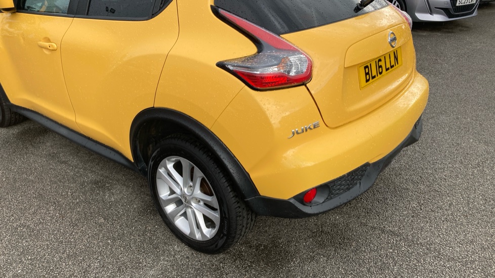 Nissan Juke 1.2 DiG-T N-Connecta 5dr Petrol Hatchback - Image 40