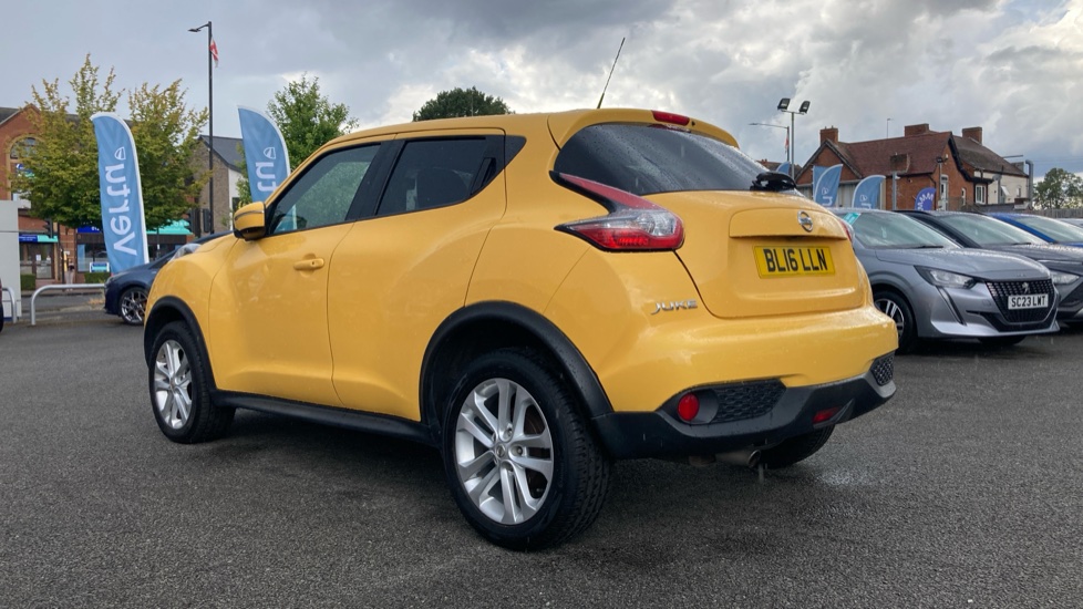 Nissan Juke 1.2 DiG-T N-Connecta 5dr Petrol Hatchback - Image 41