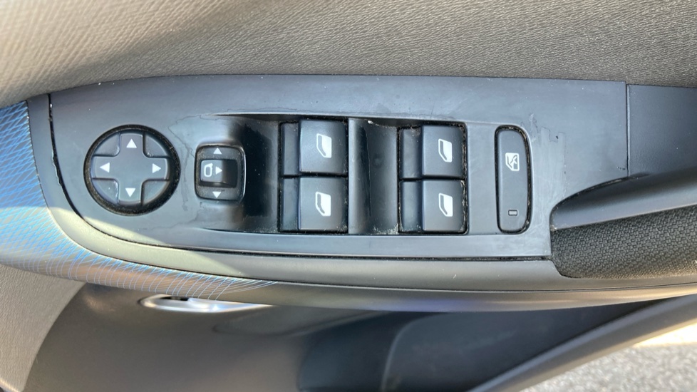 Citroen Grand C4 Picasso 1.6 BlueHDi Feel 5dr EAT6 Diesel Estate - Image 27
