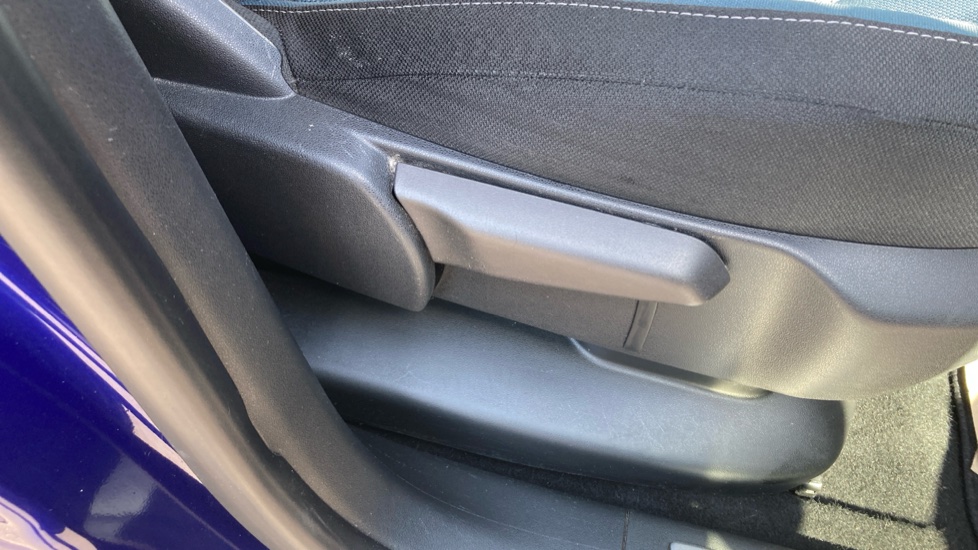 Citroen Grand C4 Picasso 1.6 BlueHDi Feel 5dr EAT6 Diesel Estate - Image 28