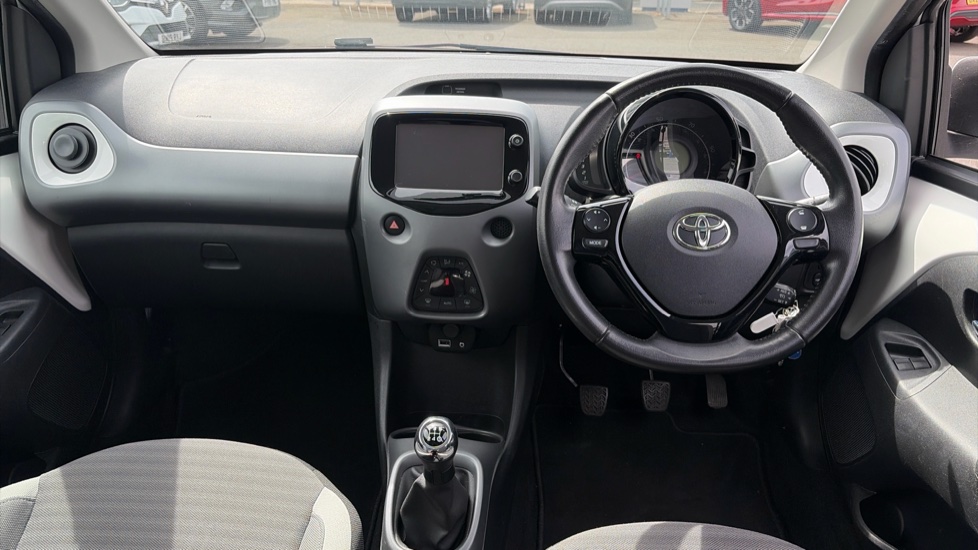 Toyota Aygo 1.0 VVT-i X-Press 5dr Petrol Hatchback - Image 10