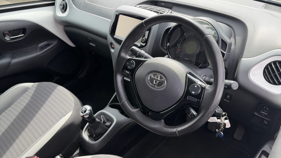 Toyota Aygo 1.0 VVT-i X-Press 5dr Petrol Hatchback - Image 11