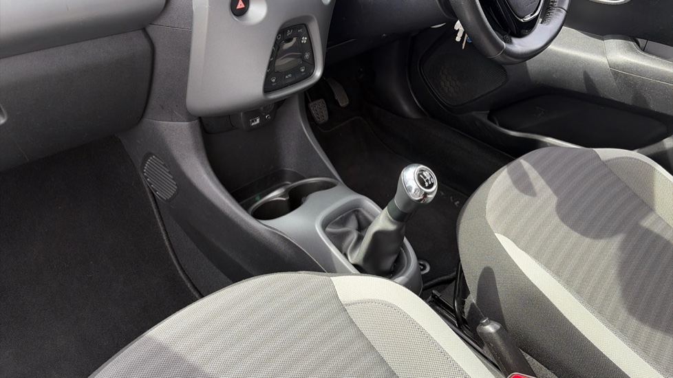 Toyota Aygo 1.0 VVT-i X-Press 5dr Petrol Hatchback - Image 13