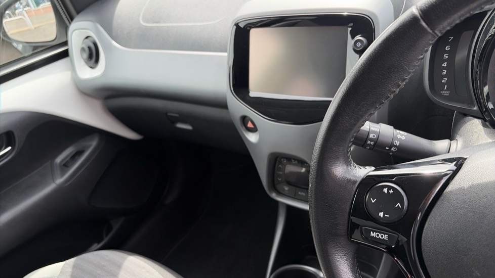 Toyota Aygo 1.0 VVT-i X-Press 5dr Petrol Hatchback - Image 14
