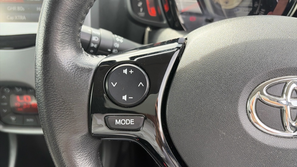 Toyota Aygo 1.0 VVT-i X-Press 5dr Petrol Hatchback - Image 21