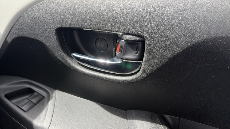 Toyota Aygo 1.0 VVT-i X-Press 5dr Petrol Hatchback - Image 28