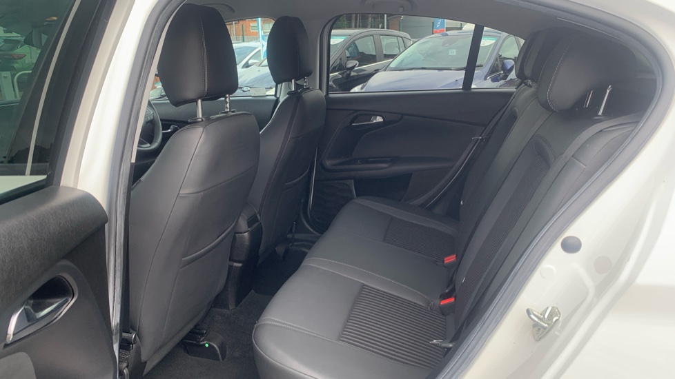 Fiat Tipo 1.4 T-Jet [120] S Design 5dr Petrol Hatchback - Image 16