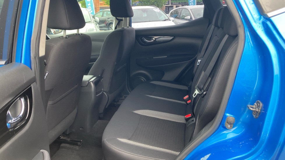 Nissan Qashqai 1.3 DiG-T 160 [157] Acenta Premium 5dr DCT Petrol Hatchback - Image 16