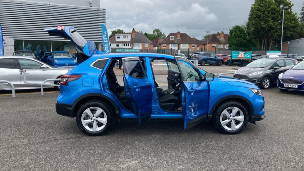 Nissan Qashqai 1.3 DiG-T 160 [157] Acenta Premium 5dr DCT Petrol Hatchback - Image 49