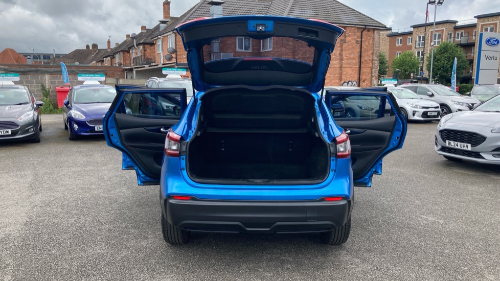 Nissan Qashqai 1.3 DiG-T 160 [157] Acenta Premium 5dr DCT Petrol Hatchback - Image 50