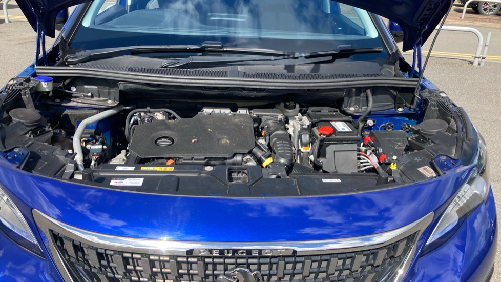 Peugeot 3008 1.5 BlueHDi Allure 5dr EAT8 Diesel Estate - Image 8