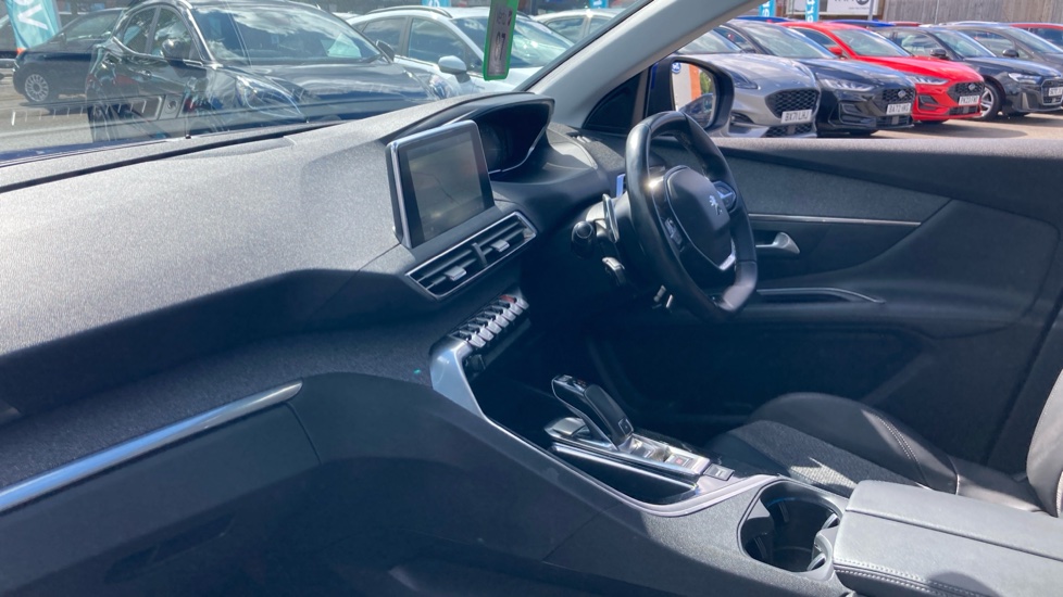 Peugeot 3008 1.5 BlueHDi Allure 5dr EAT8 Diesel Estate - Image 9