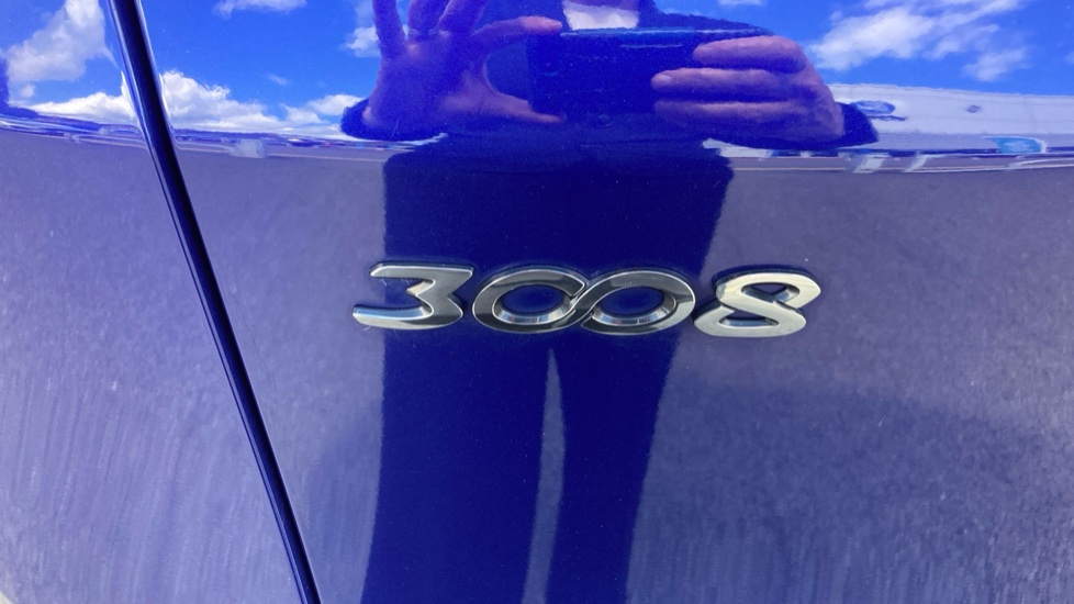 Peugeot 3008 1.5 BlueHDi Allure 5dr EAT8 Diesel Estate - Image 31