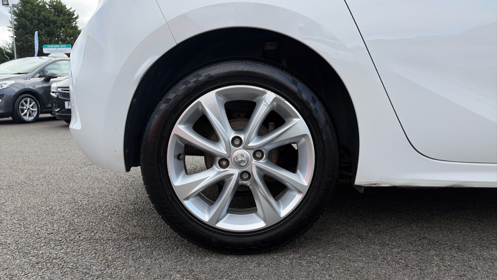 Vauxhall Corsa 1.2 SE 5dr Petrol Hatchback - Image 7