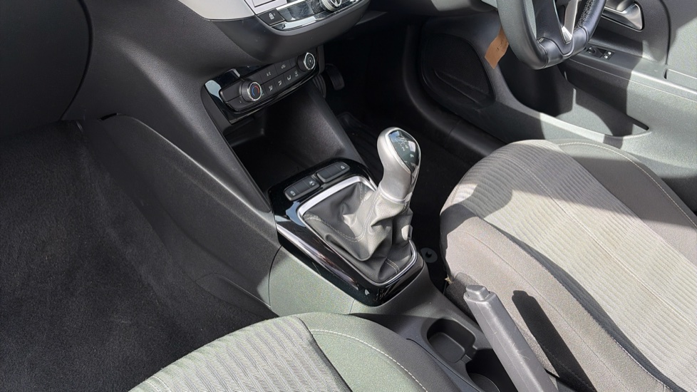Vauxhall Corsa 1.2 SE 5dr Petrol Hatchback - Image 13