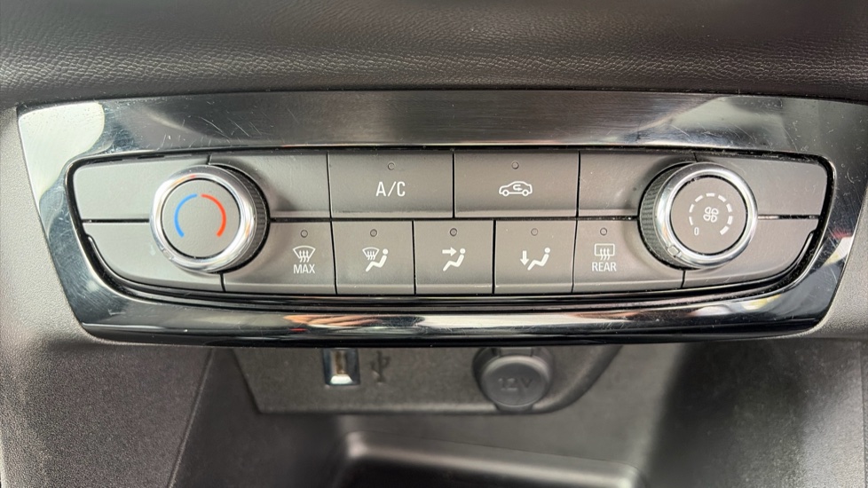 Vauxhall Corsa 1.2 SE 5dr Petrol Hatchback - Image 27