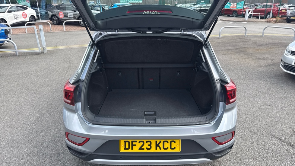 Volkswagen T-Roc 1.0 TSI Life 5dr Petrol Hatchback - Image 4