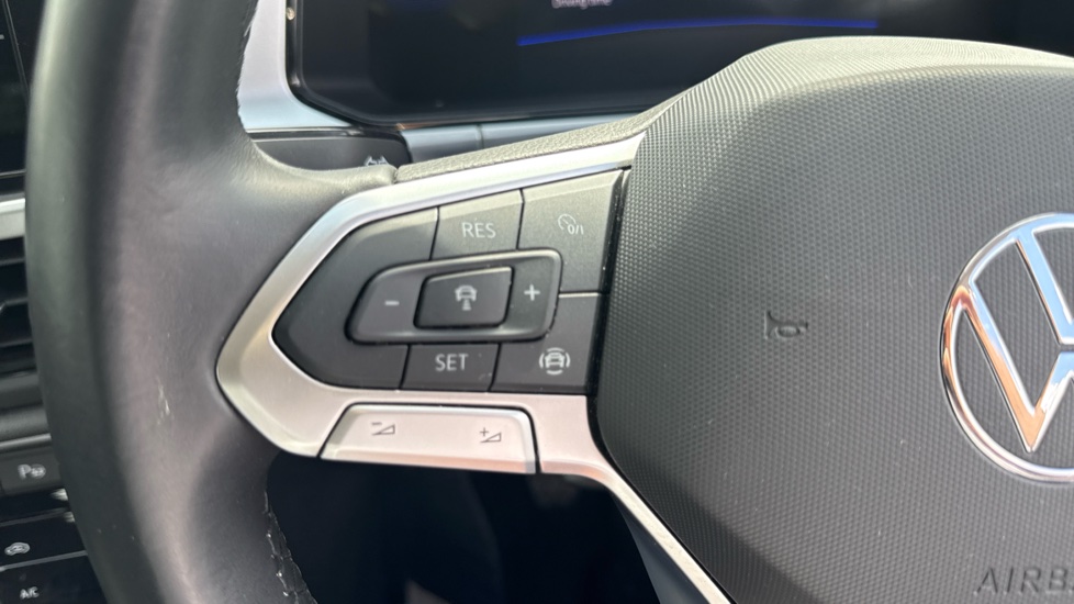 Volkswagen T-Roc 1.0 TSI Life 5dr Petrol Hatchback - Image 25