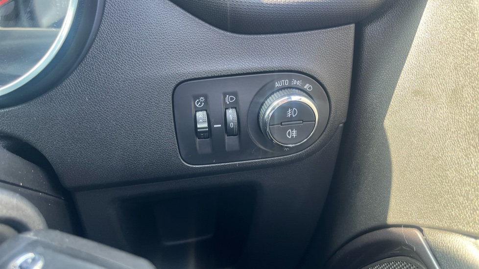 Vauxhall Crossland X 1.2T [110] Elite Nav 5dr [Start Stop] Auto Petrol Hatchback - Image 24