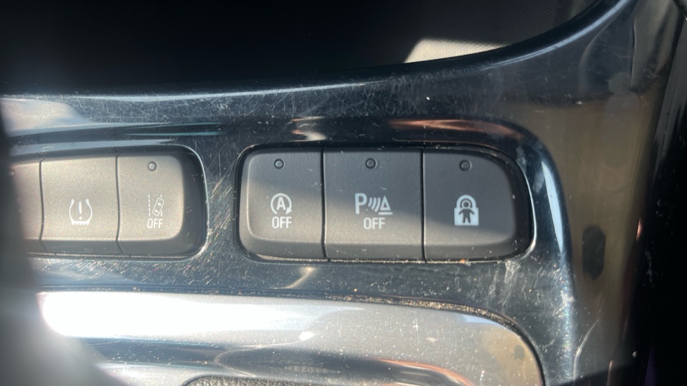 Vauxhall Crossland X 1.2T [110] Elite Nav 5dr [Start Stop] Auto Petrol Hatchback - Image 28