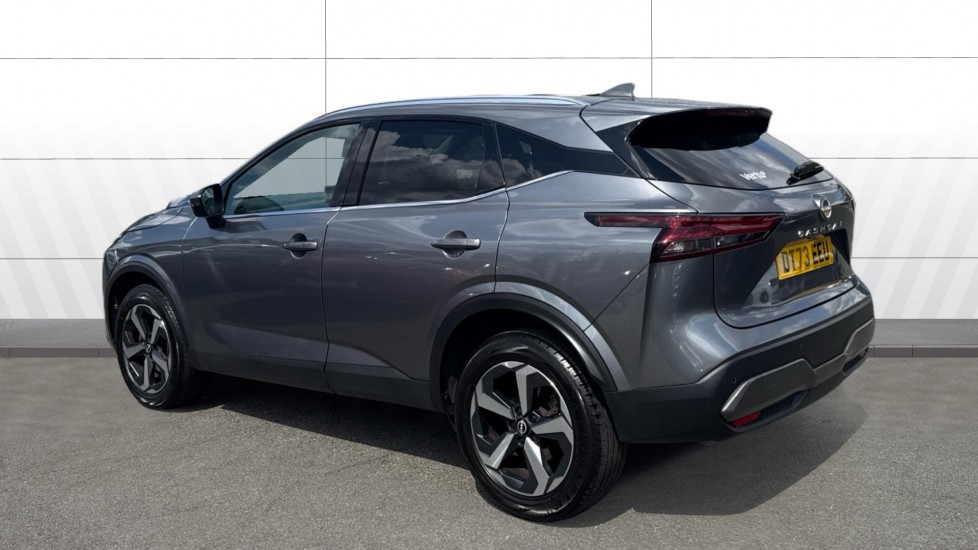 Nissan Qashqai 1.3 DiG-T MH N-Connecta 5dr Petrol Hatchback - Image 2