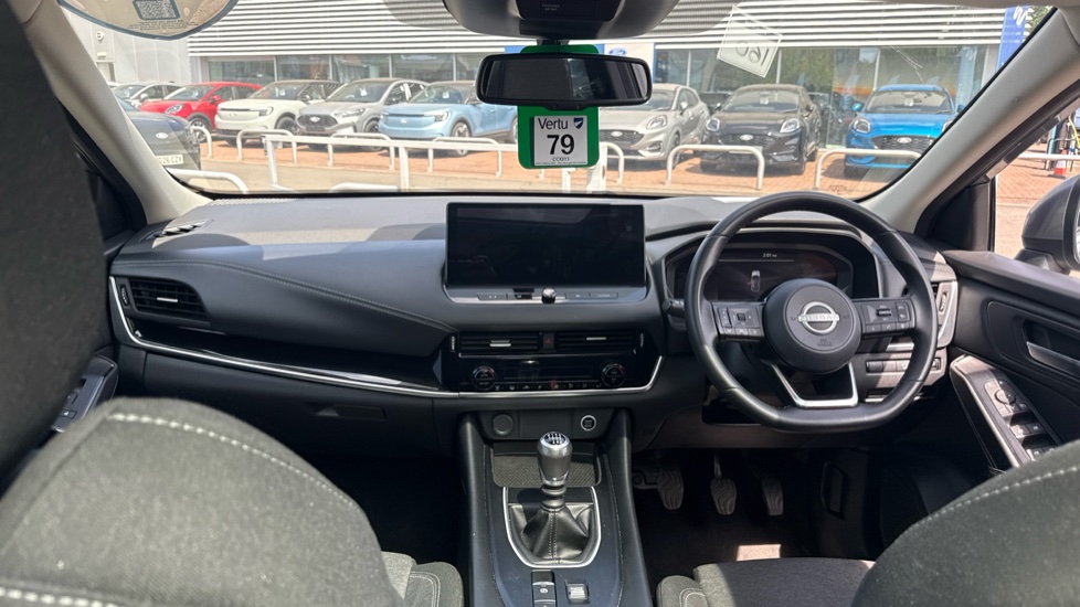 Nissan Qashqai 1.3 DiG-T MH N-Connecta 5dr Petrol Hatchback - Image 10