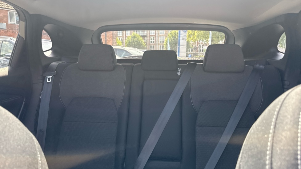 Nissan Qashqai 1.3 DiG-T MH N-Connecta 5dr Petrol Hatchback - Image 15