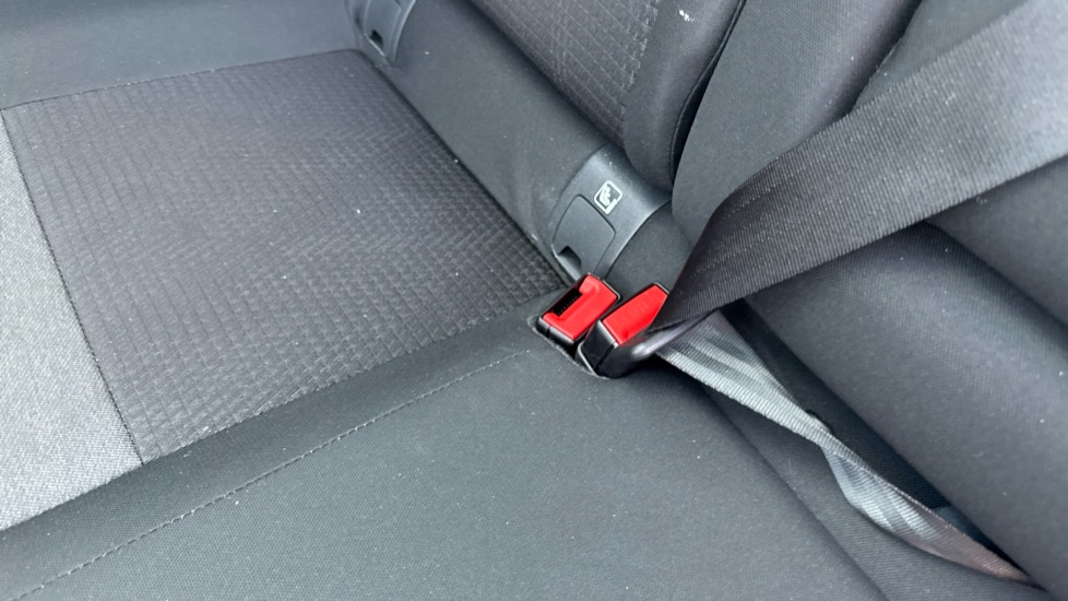 Nissan Qashqai 1.3 DiG-T MH N-Connecta 5dr Petrol Hatchback - Image 17