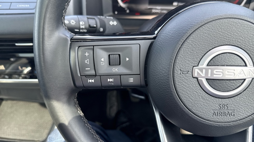 Nissan Qashqai 1.3 DiG-T MH N-Connecta 5dr Petrol Hatchback - Image 24