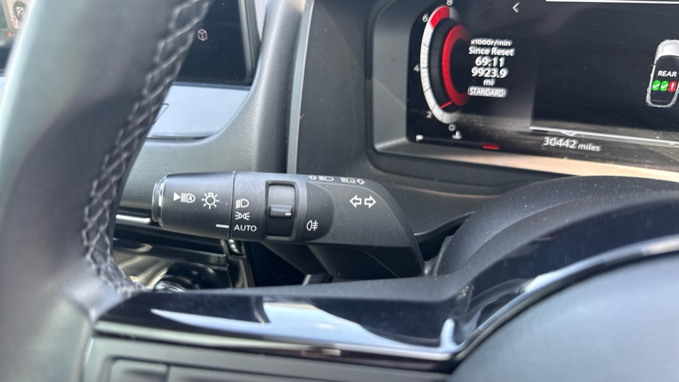 Nissan Qashqai 1.3 DiG-T MH N-Connecta 5dr Petrol Hatchback - Image 25