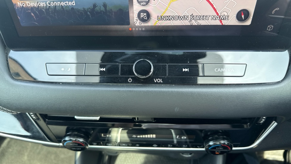 Nissan Qashqai 1.3 DiG-T MH N-Connecta 5dr Petrol Hatchback - Image 30