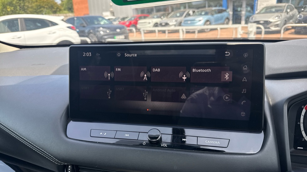 Nissan Qashqai 1.3 DiG-T MH N-Connecta 5dr Petrol Hatchback - Image 33