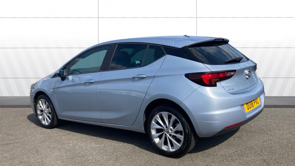 Vauxhall Astra 1.4i 16V Tech Line Nav 5dr Petrol Hatchback - Image 2