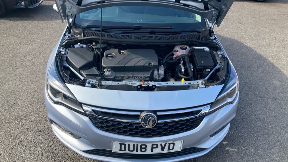 Vauxhall Astra 1.4i 16V Tech Line Nav 5dr Petrol Hatchback - Image 8