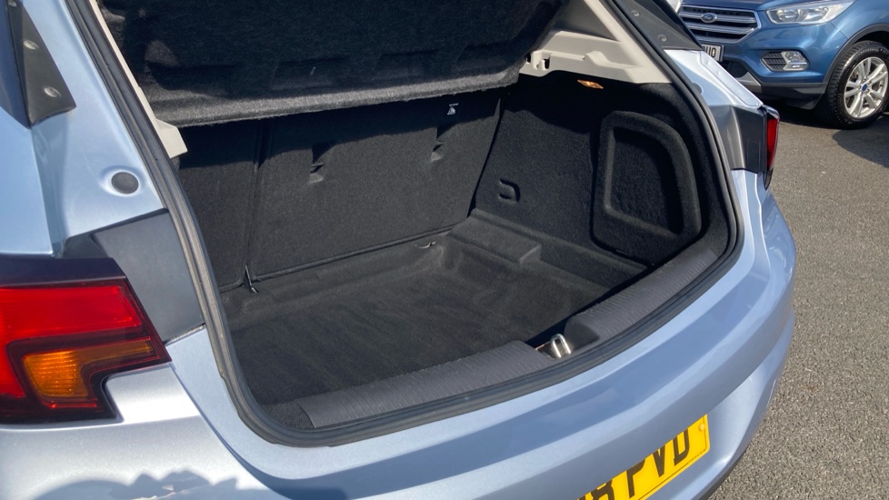 Vauxhall Astra 1.4i 16V Tech Line Nav 5dr Petrol Hatchback - Image 39