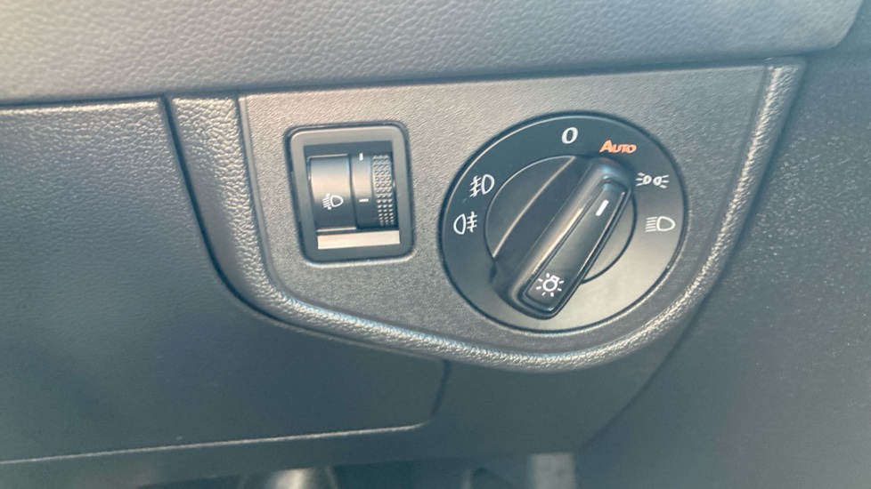 Volkswagen Polo 1.0 TSI R-Line 5dr Petrol Hatchback - Image 32