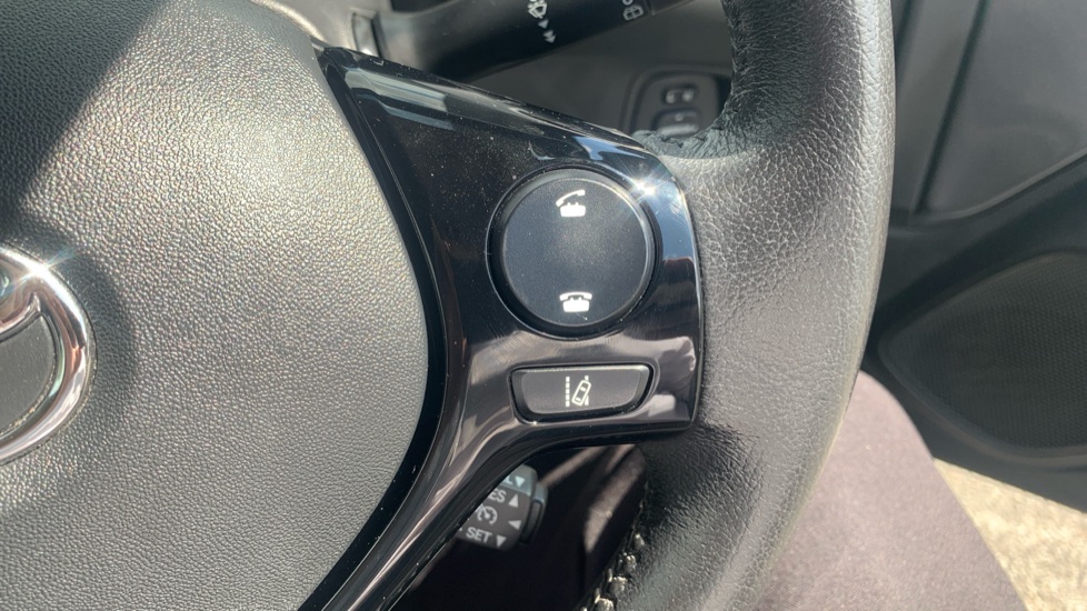 Toyota Aygo 1.0 VVT-i X-Play TSS 5dr Petrol Hatchback - Image 22