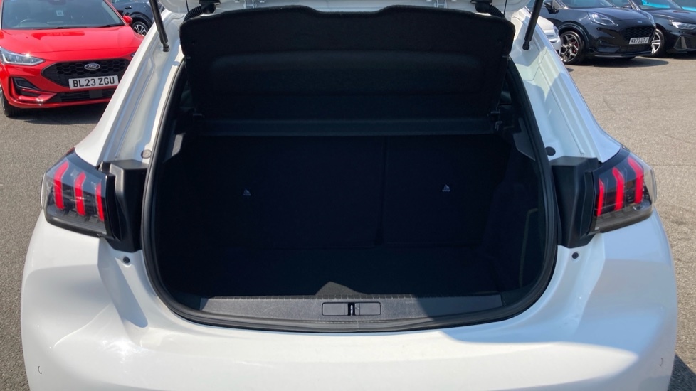 Peugeot 208 1.2 PureTech 100 Allure 5dr Petrol Hatchback - Image 4
